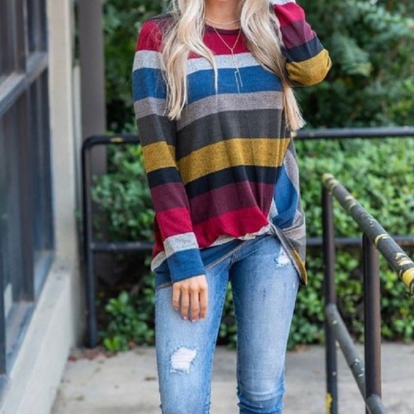 Tops - ✨LAST ONE!✨Multi color long sleeve top